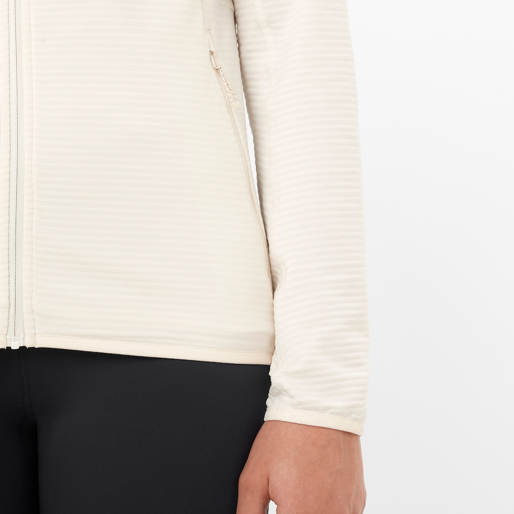 ESSENTIAL LIGHTWARM