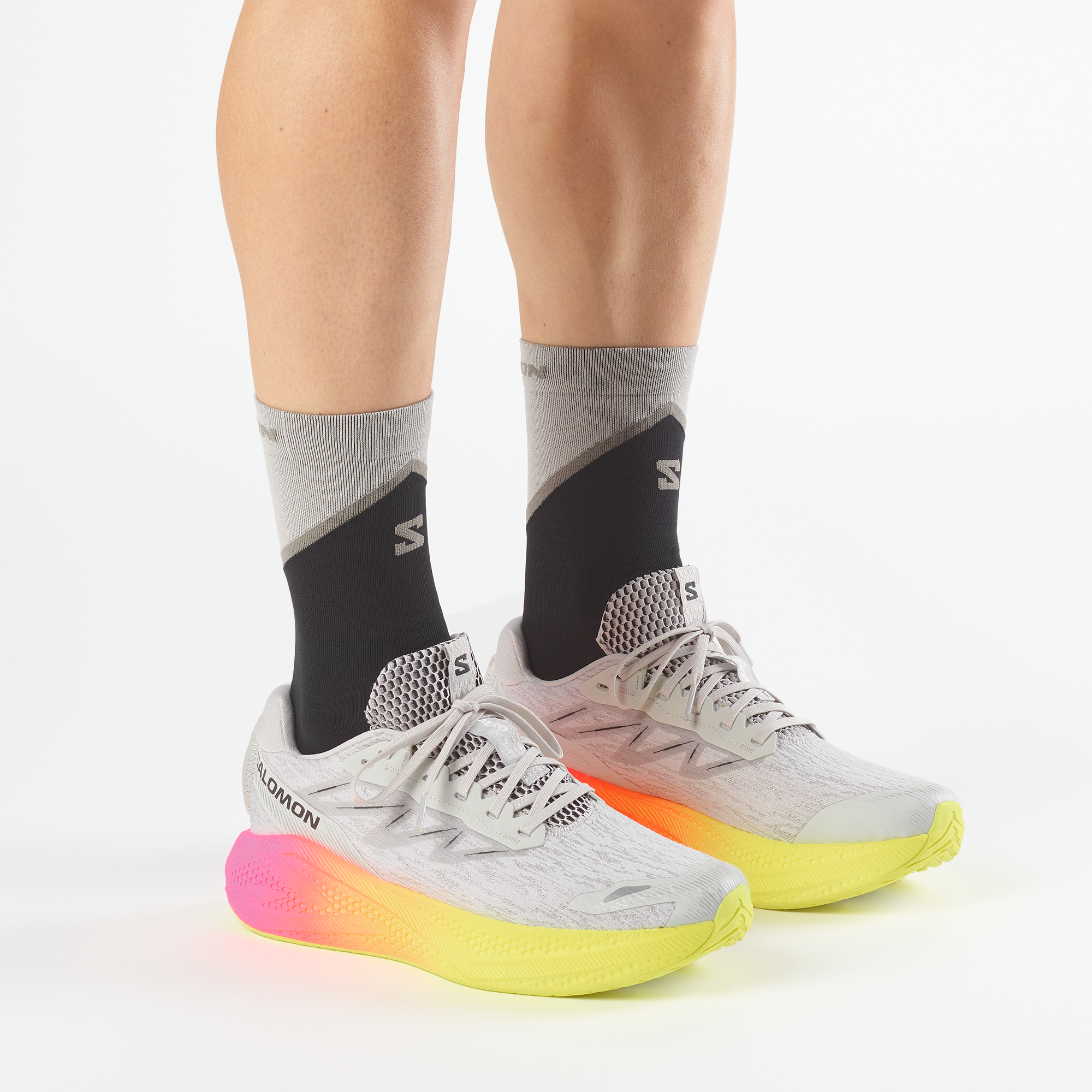 AERO GLIDE 4 GRADIENT Secondary image